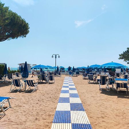 Apartamento Brioni Fronte Mare Lido di Jesolo Exterior foto